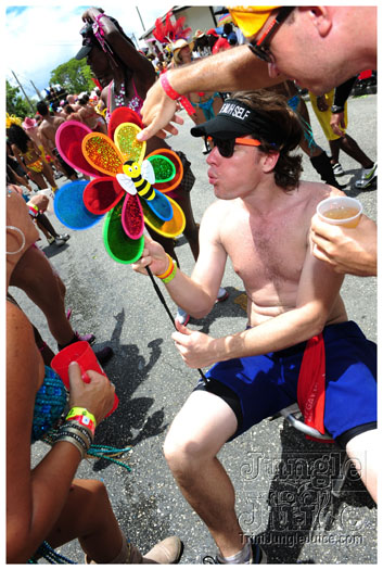 kadooment_day_blue_box_2012-149