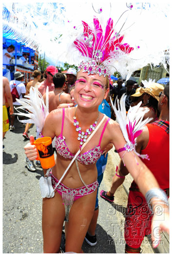 kadooment_day_blue_box_2012-160