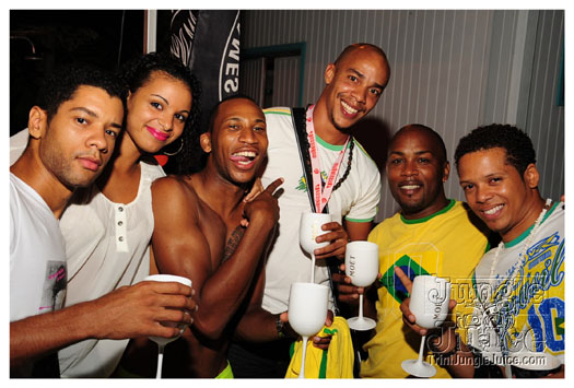 moet_wet_may26-054