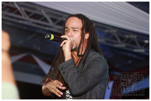 cloud9_rooftop_rave_apr28-054