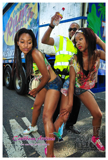 triniposseuk_colours_2012-205