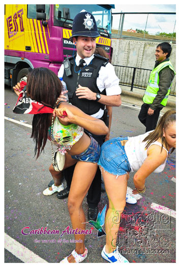 triniposseuk_colours_2012-243